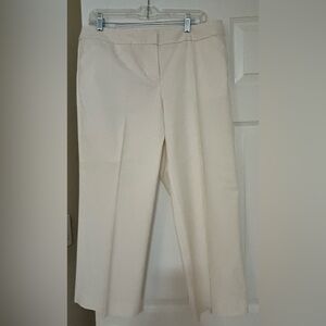 Ann Taylor white cropped summer pants; great condition; Size 10